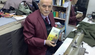 Öğretmen Abdulkadir Dikme’nin “Dededen Torunlara” Kitabı 40 Yıllık Dostlarına Teslim Edildi