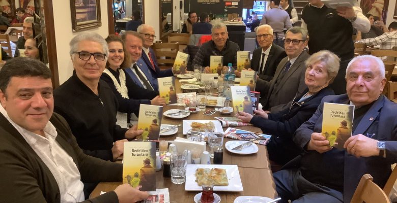 Türkiye Emekliler Derneği Şube Başkanlarına Kitap Hediyesi