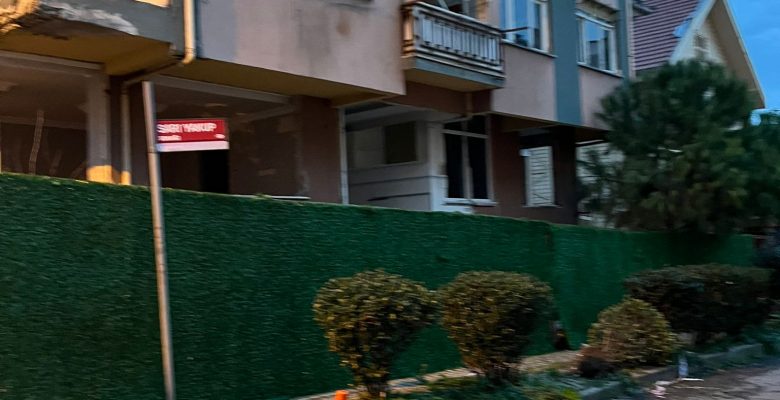 Gazetemizde yayımlanan haberi okuyarak hızlıca harekete geçen Kentsel Dönüşüm Müdürü’ne teşekkür ederiz.