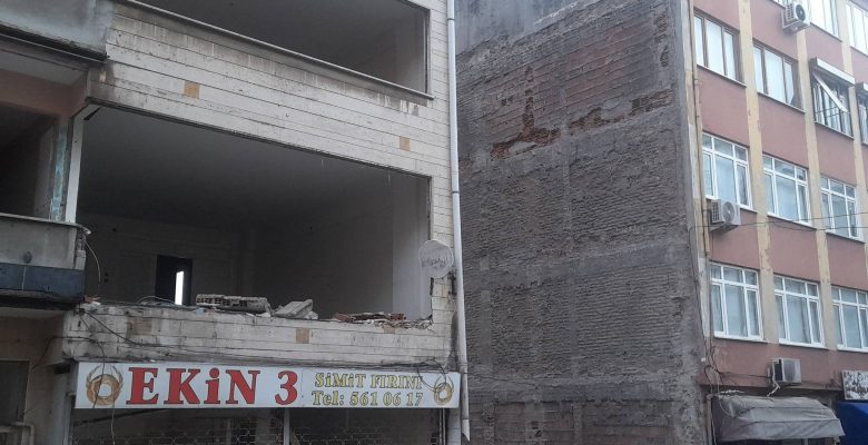 Bakırköy Yeni Mahalle’de Yıkım Var, Güvenlik Önlemi Yok