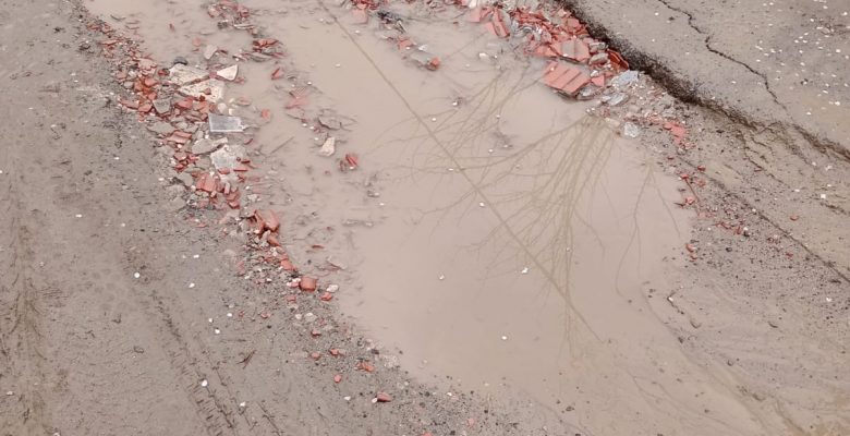 Marmara Belediyesine  Çağrı: Marmara Ereğlisi Dere ağzı Mahallesi Yayla kent Evleri’nin Yolları Çamur İçinde