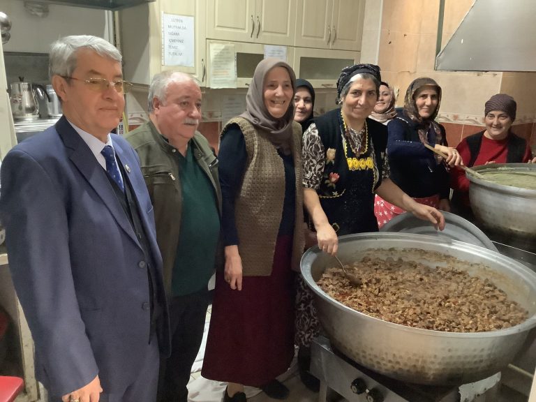 Kars Merkez Cumhuriyet Köyü’nden İftar Yemeği