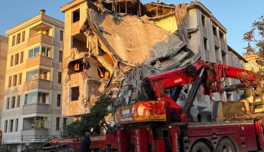 Bakırköy’de Güvenliksiz Yıkım Tehlikesi