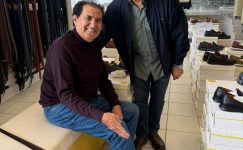 Sanatçı Ali Rıza Binboğa, Üçel Ayakkabı’da Manisa’da Misafir Edildi