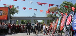 Bakırköy’de 19 Mayıs İçin Sadece Çelenk Koyup Fotoğraf Çekmek Yeterli mi?