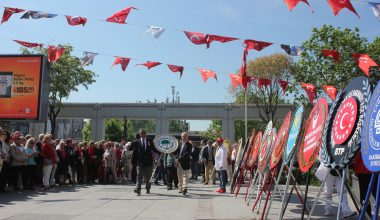 Bakırköy’de 19 Mayıs İçin Sadece Çelenk Koyup Fotoğraf Çekmek Yeterli mi?