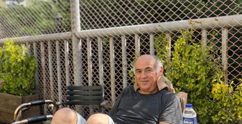 Mehmet Abi Servet Geziyor, Oturuyor… Gözümüz Aydın