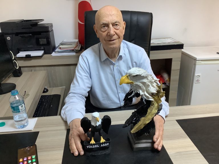 Türkiye Emekliler Derneği Bakırköy Şubesi Sekreteri Oğuz Arslan’ın Kartal Hediyesi Konuşuluyor Türkiye Emekliler Derneği Bakırköy Şubesi Sekreteri Oğuz Arslan’ın Kartal Hediyesi Konuşuluyor