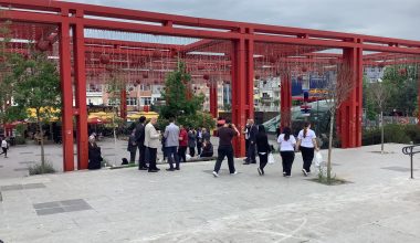 Bakırköy Milli Eğitim Müdürü ve Öğretmenler Öğrencileri Bırakıp Yemek Mi Yiyor?