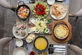 Kocaali Sahilinde Tercih Edilen Adres: QUESTU CAFE RESTAURANT
