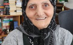 Müslümanliği Öğreten Kadın 