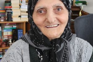 Müslümanliği Öğreten Kadın 