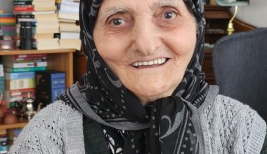 Müslümanliği Öğreten Kadın 