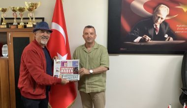 Bakırköy Mesleki ve Teknik Anadolu Lisesi Müdürü Ahmet Salih Deniz: “Gazete Kokusu ve Kitap Sevgisine Bayılıyorum”