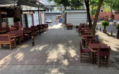 Bakırköy’de Yaya Yolları Masalarla İşgal Edilmiş