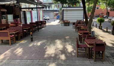 Bakırköy’de Yaya Yolları Masalarla İşgal Edilmiş