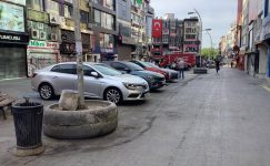 Meydanda Yeterli Denetim Olmadığı İçin Her Gün Özel Araçlar Park Ediyor ?