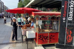 Simit Sevenler, Açıkta Satılan Simitleri Almayın !