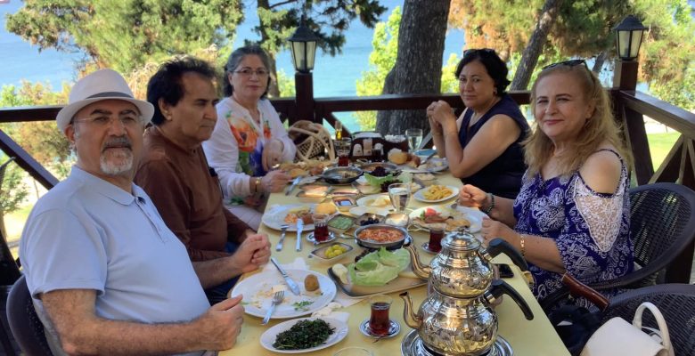 Hak Evrensel Hatay Sofrası’nda Zafer Tuncu’nun Kahvaltı Misafiriydik