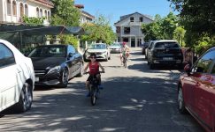 Torunla Bisiklet Sürmenin Keyfi Bir Başka Torunla Bisiklet Sürmenin Keyfi Bir Başka