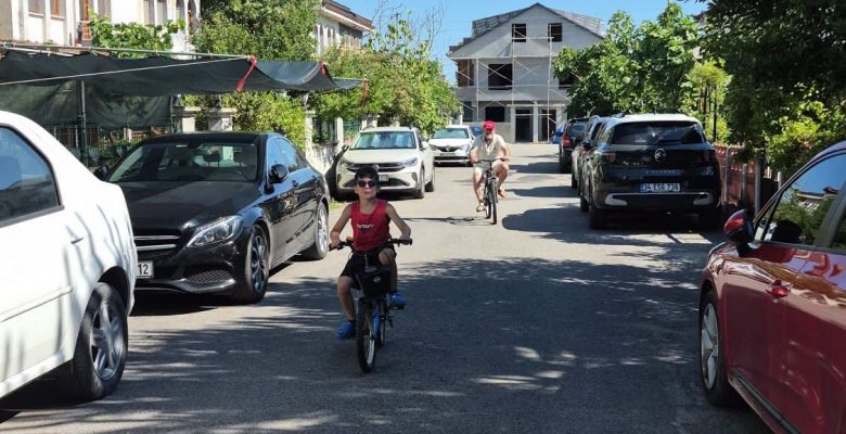 Torunla Bisiklet Sürmenin Keyfi Bir Başka