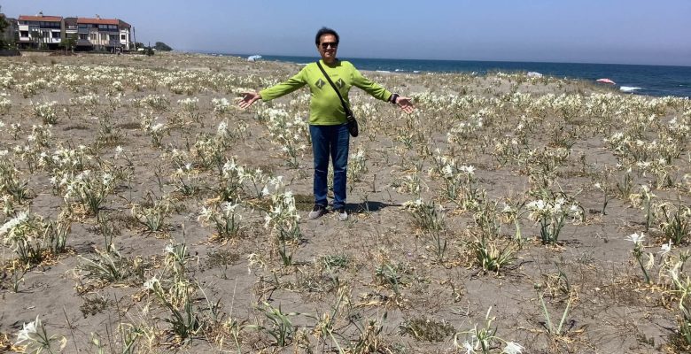 Ali Rıza Binboğa Yeni Şarkisi Klipini Kocaali Kum Zambakların İçinde Umutlarını Yitirme