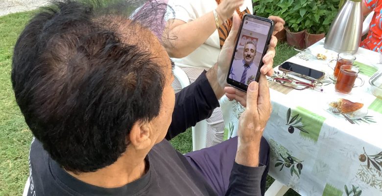 Karslı Ozan Arif Gülcani, Sanatçı Ali Rıza Binboğa’yı Hem Ağlattı Hem Güldürdü