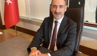 Bakırköy Cumhuriyet Meydanı Motosikletlerden Korunmalı
