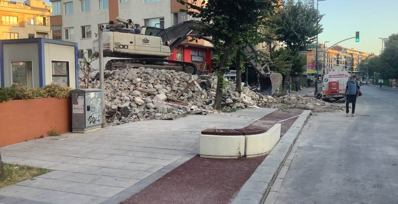 İncirli Caddesi’nde Yıkım Var, Peki Güvenlik Önlemleri Nerede?