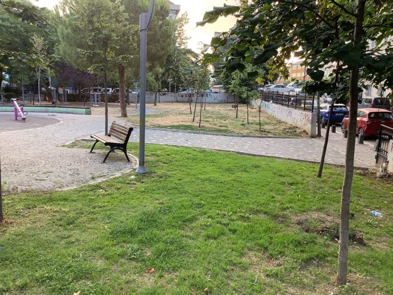 Millet Parkı’nın Bir Tarafında Sulama Sistemi Neden Unutuldu?