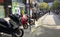 Halkın Yolu Motorlara Değil, Yayalara Ait Olmalı! Halkın Yolu Motorlara Değil, Yayalara Ait Olmalı!