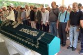 Bakırköy’ün Kanat Önderlerinden Yüksel Akan, 60 Yıllık Eşi Fatma Yüksel Akan’ı Son Yolculuğunda Dostlarıyla Uğurladı