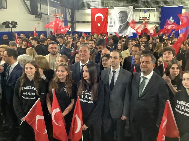 İstanbul Büyükşehir Belediyesi’nden Yeşilköy Anadolu Lisesi’ne Spor Salonu Kazandırıldı!
